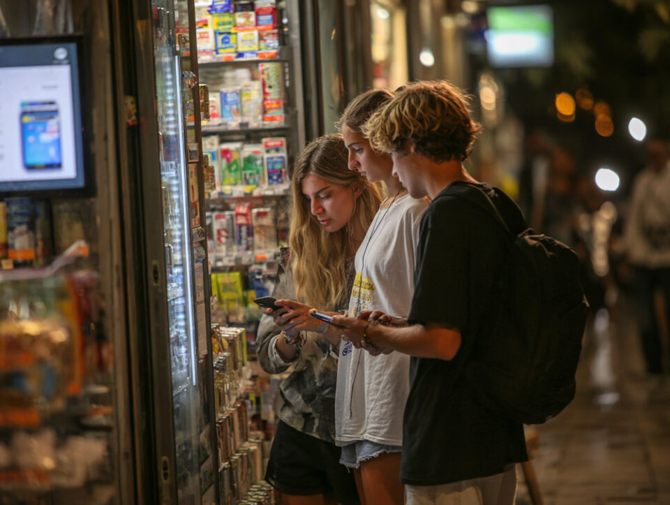 Jugendliche in Griechenland kaufen Alkohol Jugendschutz